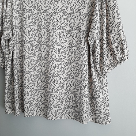 ๐ H&M Puff Sleeved Boat-neck B&W Floral Top Sz XXL - Picture 7 of 11